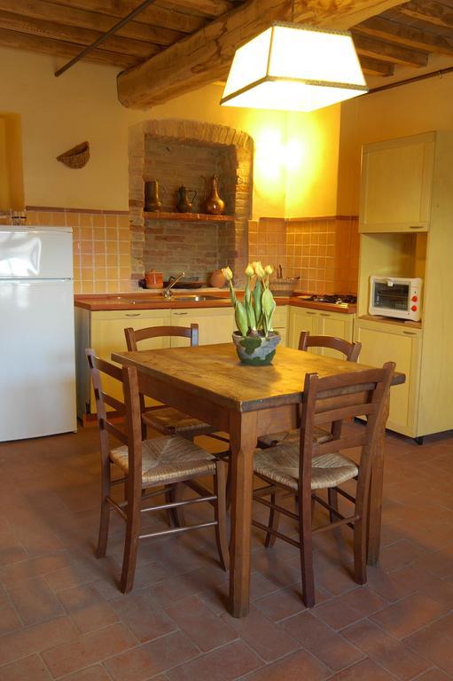 Agriturismo Podere La Marronaia San Gimignano Habitación foto