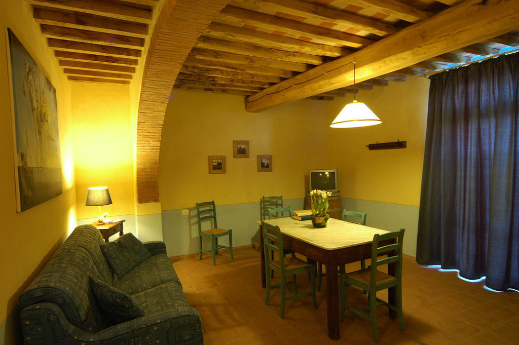 Agriturismo Podere La Marronaia San Gimignano Habitación foto