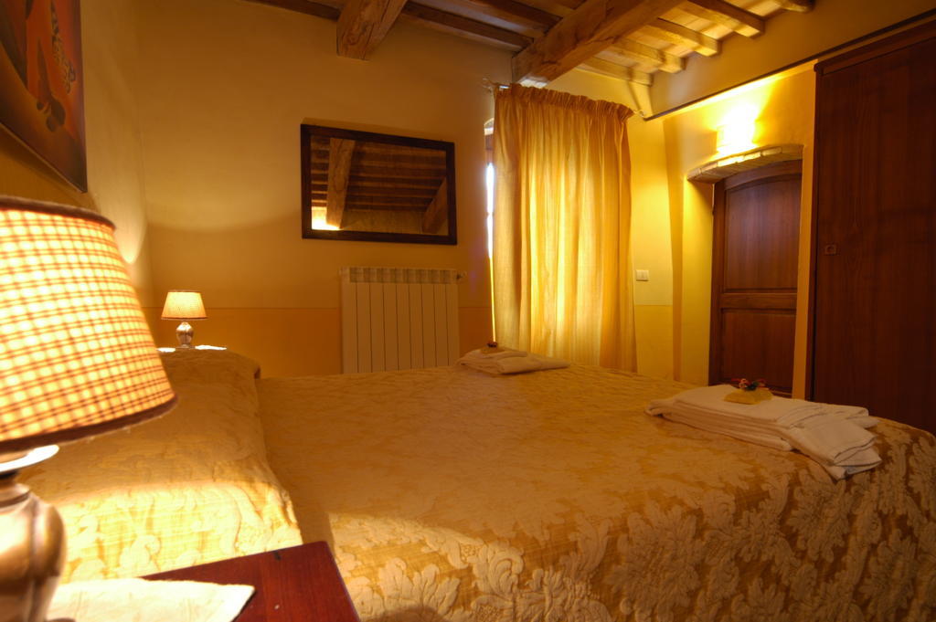 Agriturismo Podere La Marronaia San Gimignano Habitación foto
